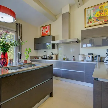 Exceptional Panoramic Sea View In A Quiet And Secure Area Сен-Тропе