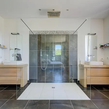 Exceptional Panoramic Sea View In A Quiet And Secure Area Апартаменти *